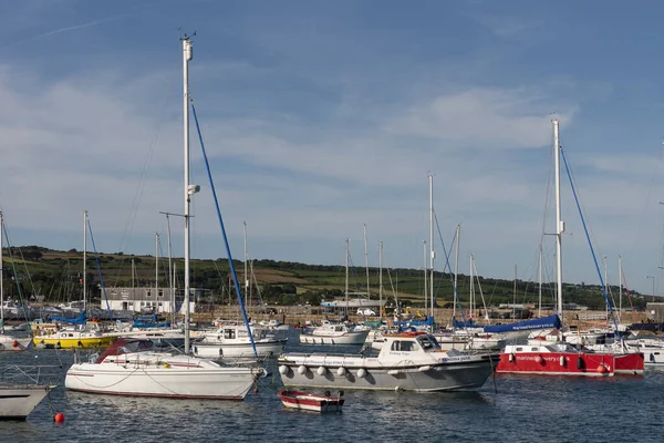 Penzance Cornwall England 2022 Yachts Day Boats Berths Backdrop Penzance — Foto Stock