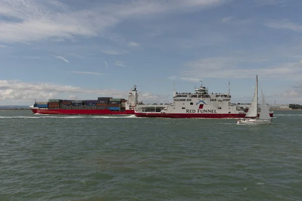 Southampton Water Southern England Selection Vessels Alongside Isle Wight Ferry — Foto de Stock
