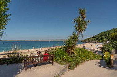 St Ives, Cornwall, England, UK. 2022. Overview of the sandy beach at Porthminster, St Ives aa popular English holiday resort.