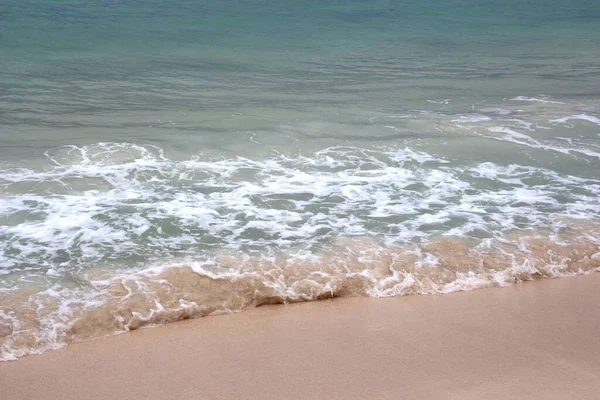 Κύμα Της Θάλασσας Λεπτή Απαλή Άμμο Κοντινή Φωτογραφία — Φωτογραφία Αρχείου