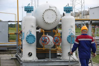 Gaz taşıma sistemi. Benzin için pompalama istasyonu. Benzin istasyonu ve benzin depoları. Dünya çapında ulaşım. Petrol ve gaz sektörü. türbinler.