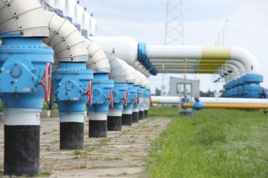 Gaz taşıma sistemi. Benzin için pompalama istasyonu. Benzin istasyonu ve benzin depoları. Dünya çapında ulaşım. Petrol ve gaz sektörü. türbinler.