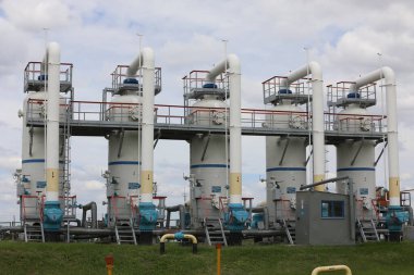 Gaz taşıma sistemi. Benzin için pompalama istasyonu. Benzin istasyonu ve benzin depoları. Dünya çapında ulaşım. Petrol ve gaz sektörü. türbinler.