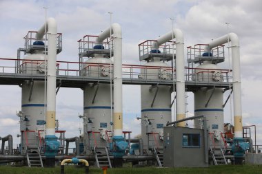 Gaz taşıma sistemi. Benzin için pompalama istasyonu. Benzin istasyonu ve benzin depoları. Dünya çapında ulaşım. Petrol ve gaz sektörü. türbinler.