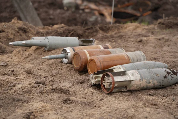 領土の軍隊による地雷除去 多くの鉱山 手榴弾 断片化手榴弾 — ストック写真