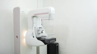 Innovative mammography. A new apparatus for examining the female breast. Identification of diseases. Amulet