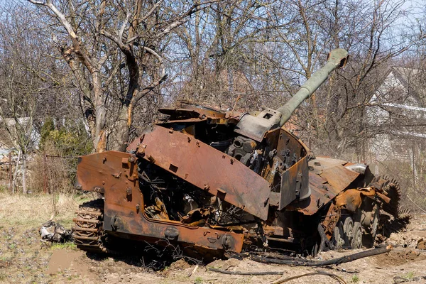 Burnt Tank Armored Personnel Carrier City Ukraine Destroyed Cities Demilitarization — Photo