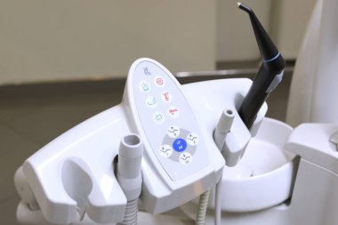 Diş hekimliği. Diş tedavisi için ekipman. Tedavi odalarında bireysel havalandırma ve nemlendirme sistemi.