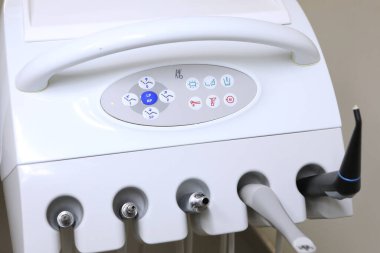 Diş hekimliği. Diş tedavisi için ekipman. Tedavi odalarında bireysel havalandırma ve nemlendirme sistemi.