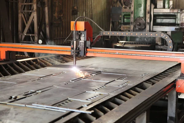 Laser Cutting Metal Automated Machine Precise Metal Cutting Plasma Cuts —  Fotos de Stock
