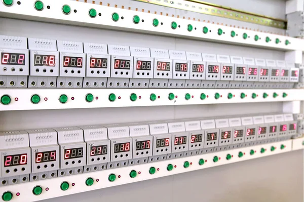 Quality Control Electronic Devices Stand Manufacture Sockets Volt Control Quality — Stock Fotó