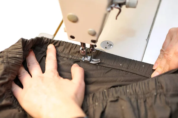 Shop Tailoring Woman Creates Clothes Sewing Machine Fashion Industry People — Zdjęcie stockowe