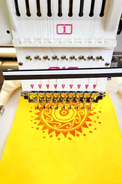 High Technology Automatic Sewing Machine Control Computer Programming Sewing Machine — Stok fotoğraf