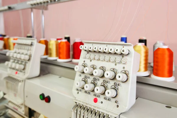 High Technology Automatic Sewing Machine Control Computer Programming Sewing Machine — ストック写真