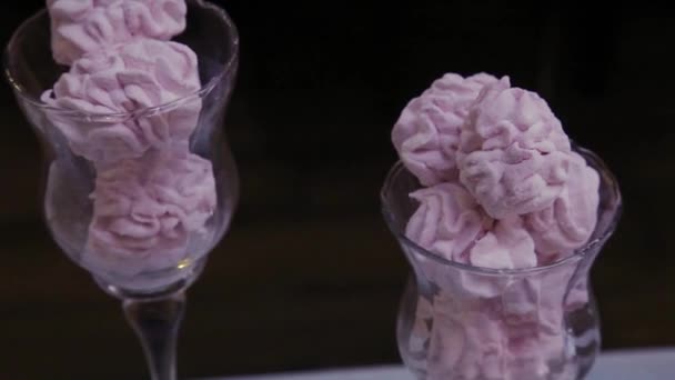 Marshmallows Copo Uma Sobremesa Festiva Mesa — Vídeo de Stock