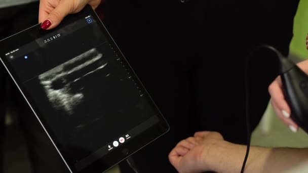Doctor Makes Ultrasound Examination Portable Scanner Patient Diagnosing — Vídeo de Stock