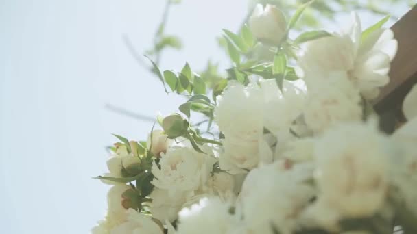 Nahaufnahme Der Hochzeit Blumenschmuck Von Blumen Pastellfarbenen Verblassten Farben Zeitlupe — Stockvideo