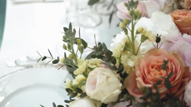Όμορφη Διακόσμηση Γάμου Όλα Διακοσμημένα Παστέλ Ροζ Και Λευκά Χρώματα — Αρχείο Βίντεο