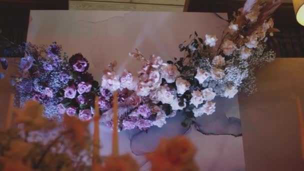 Décoration Table Festive Couleurs Rose Pastel Avec Couverts Dorés Avec — Video