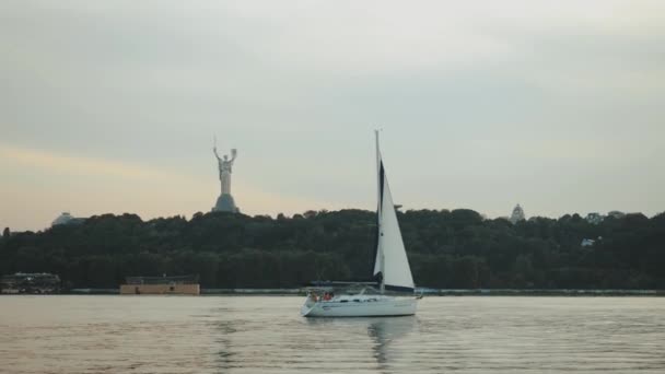 Small Yachts Sailing Dnipro River Kiev Slow Motion High Quality — Stok video