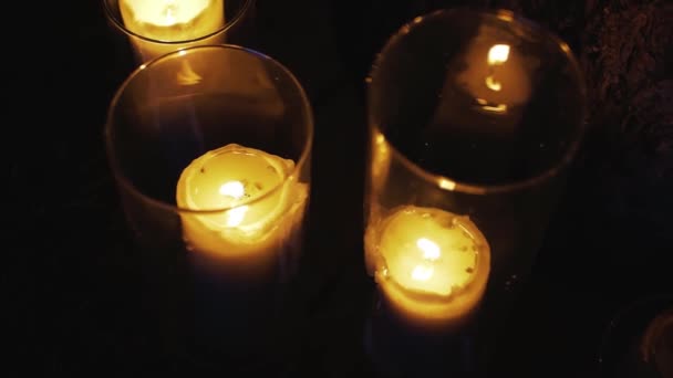 Δείπνο Κεριά Διακόσμησης Γάμου Κεριά Καίγονται Στο Τραπέζι Του Γάμου — Αρχείο Βίντεο