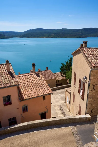 Fransa Nın Provence Kentindeki Sainte Croix Verdon Dağlarına Bakan Dar — Stok fotoğraf