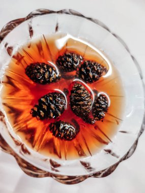 Lezzetli çam kozalağı konservesi konfeti leziz yemek makro fotoğraf