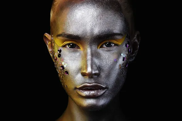 Schöne Mädchen Farbe Silver Face Halloween Art Make Fee Schönheit — Stockfoto