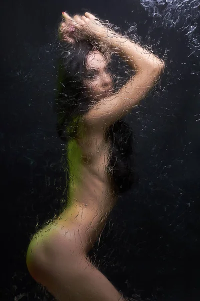 Naga Kobieta Mokrym Szkłem Seksualna Piękna Dziewczyna Kabiny Prysznicowej Kolorowe — Zdjęcie stockowe