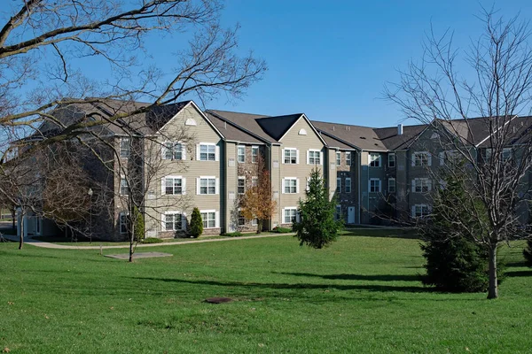 Apartment Complex Early Winter — Stock Photo, Image