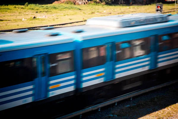 Tren Istasyondan Geçiyor — Stok fotoğraf