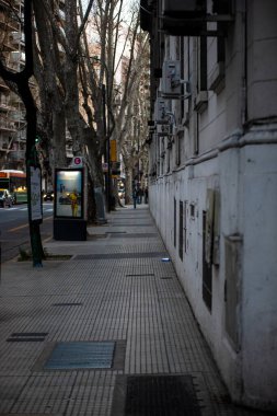 Şehrin güzel cadde manzarası
