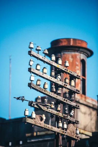 Nahaufnahme Der Hochspannungsleitung — Stockfoto