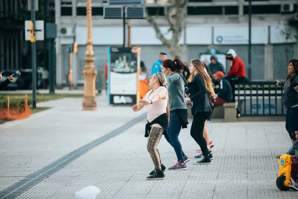 Grupp Människor Som Dansar Gatan Buenos Aires Argentina — Stockfoto