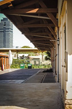 Tel Aviv, İsrail - 7 Kasım 2020: Modern mimari şehir merkezi