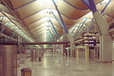 Madrid, İspanya - 7 Kasım 2019: Barajas Uluslararası Havaalanı İçişleri