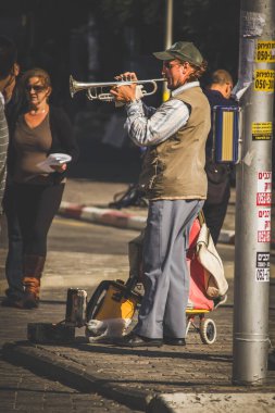 Şehirdeki bir grup insan