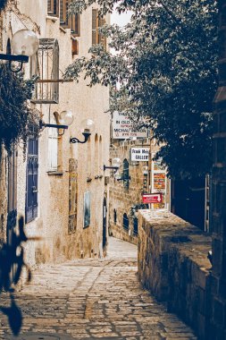 Tel Aviv, İsrail - 7 Kasım 2020: Güzel mimari ve şehir manzarası