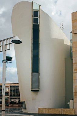 Tel Aviv, İsrail - 7 Kasım 2020: Modern mimari şehir merkezi