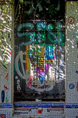 Pencerede grafiti, Buenos Aires 'te eski duvar, Arjantin