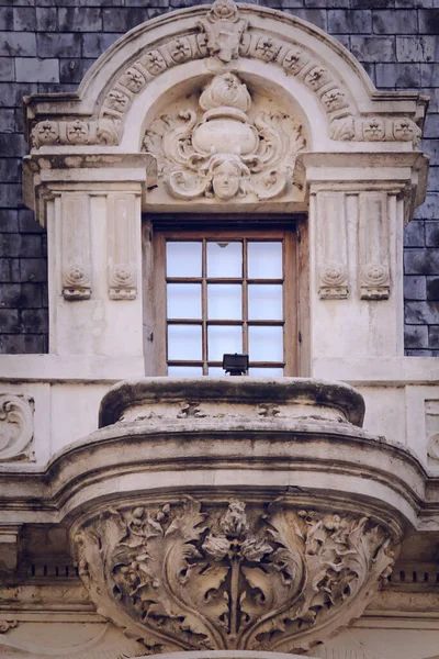 美しい建築の詳細 ブエノスアイレスの古い建物のファサード — ストック写真
