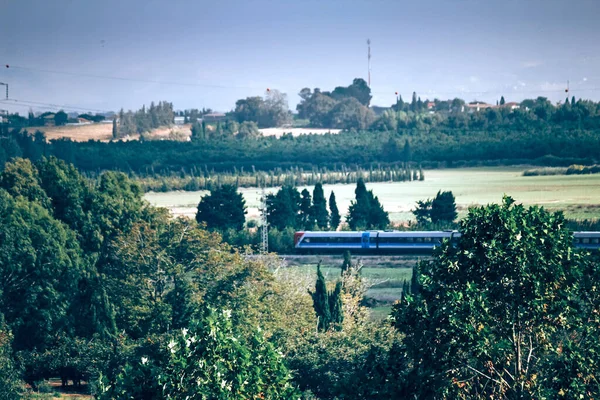 Воздушный Вид Поезд Красивом Ландшафте Городе — стоковое фото