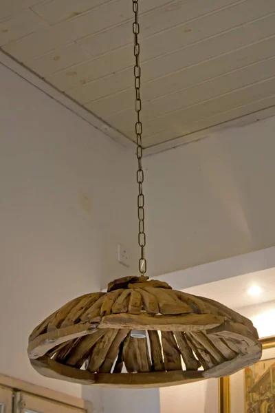 Stropní Lampa Dekorace Interiéru Místnosti Žárovkou — Stock fotografie