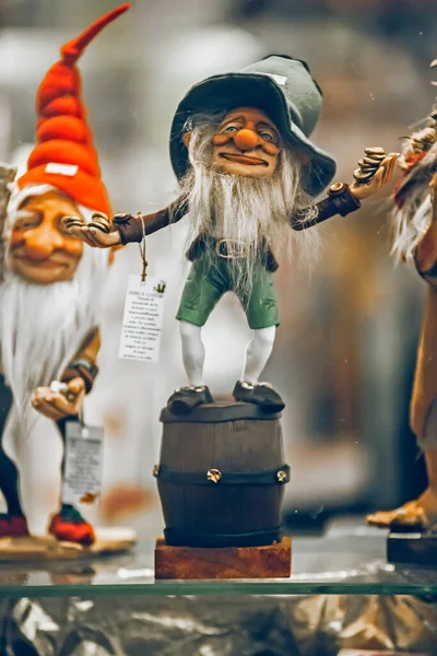 Vista Close Gnomos Engraçados Estátuas Decorações Foco Seletivo — Fotografia de Stock