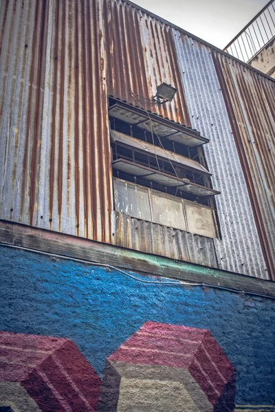 Low Angle View Old Building Graffiti Painting — Stock Photo, Image