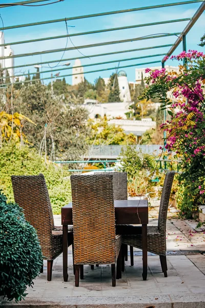 Café Extérieur Avec Chaises Tables Sur Terrasse — Photo