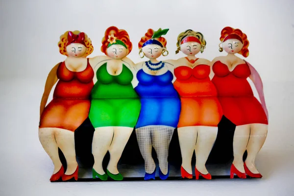 Groep Van Grappige Kleurrijke Vrouwen Beeldjes Close Uitzicht — Stockfoto