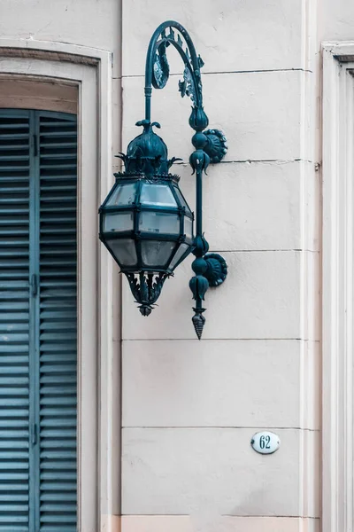 Vecchia Lanterna Vintage Sulla Strada — Foto Stock