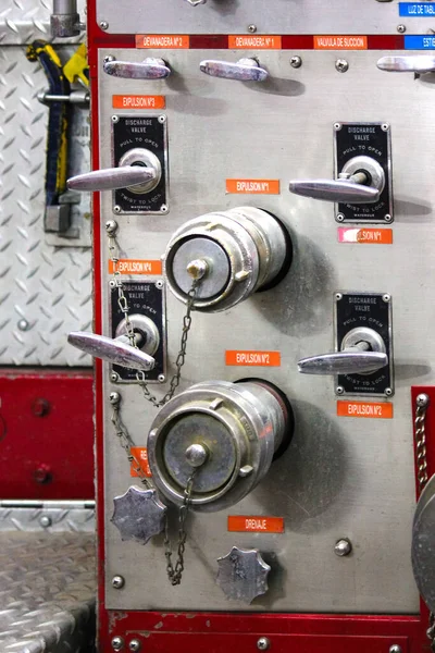 Крупным Планом Инструментов Индикаторов Пожарной Машине — стоковое фото