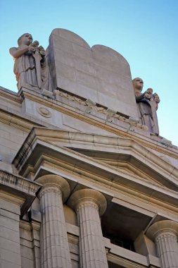 Antika binanın detaylarını yakından çek.